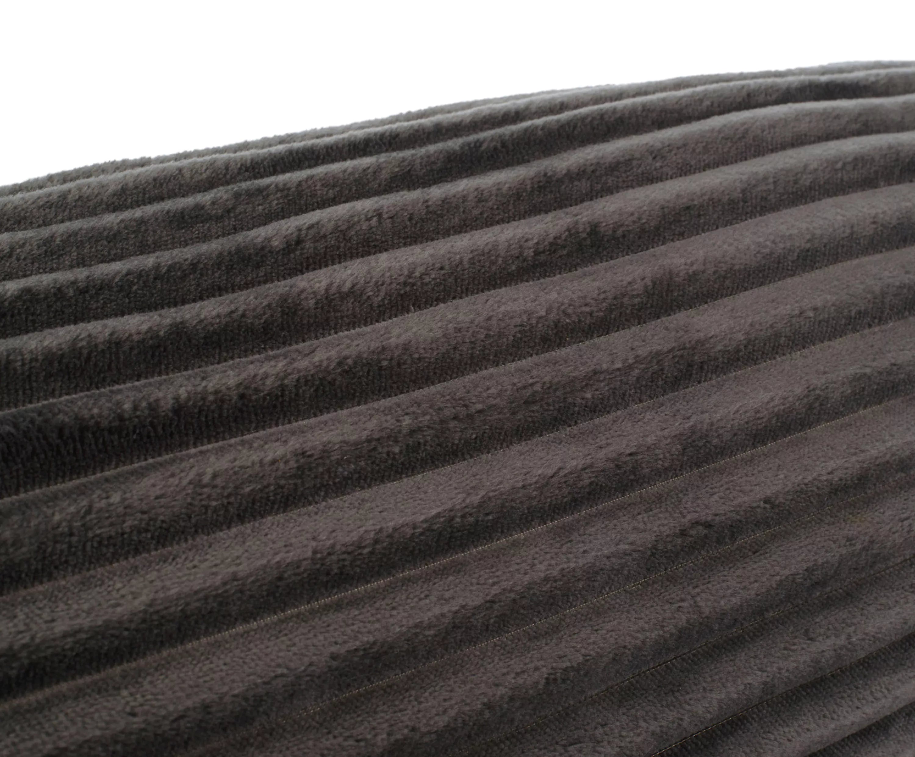 07024